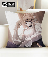  Lycaon Throw Pillow